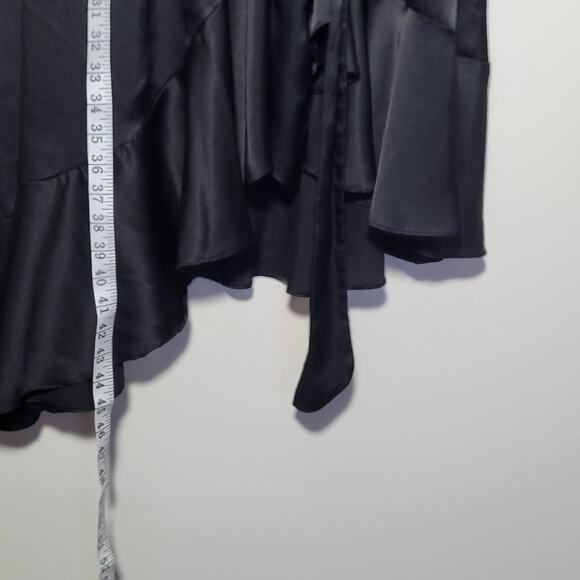 Nasty Gal Robe with Belt Flutter Sleeves and Hem Black‎ Romantic Women's Large - Picture 10 of 10